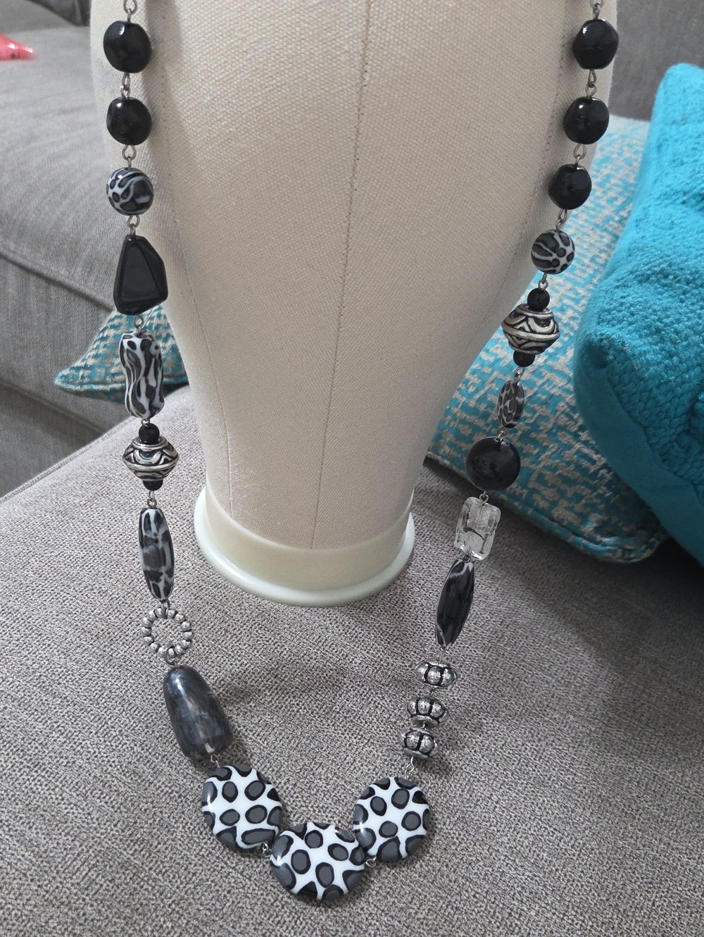 Women’s Black & White Beaded Necklace by